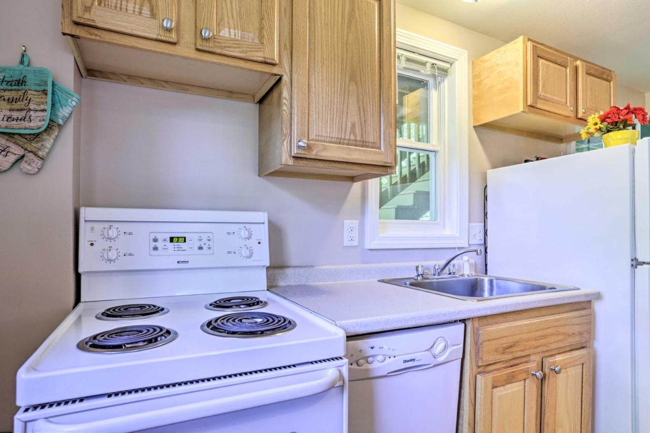 Lake Getaway Walk Across Street To Private Beach! Gilford Exterior foto